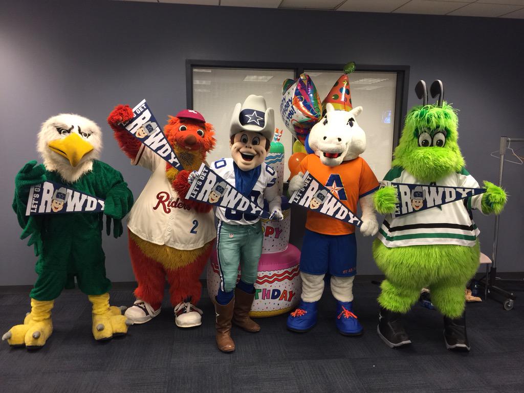 RowdyCowboys's tweet photo. Thanks for the b-day surprise @DallasStars @RidersBaseball @UNTDallas @utarlington #GoCowboys #CowboysNation http://t.co/iiEnwtwH33