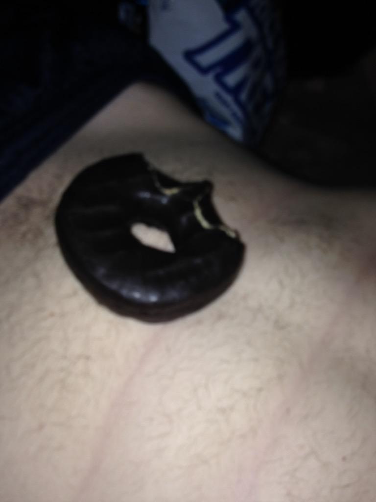 Bellybuttonzz's tweet photo. Entenmann's Rich Frosted Donuts http://t.co/0xr4t9kdSd