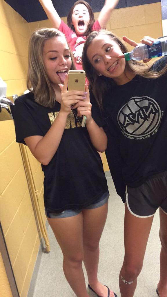 tbothun60's tweet photo. HBD!! Thank you for always being there for me. I'm so blessed to have someone like you in my life. love you❤️ #diiyb http://t.co/2upQ1iminU