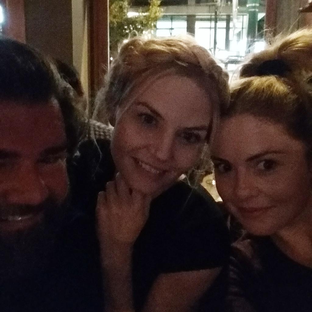 imrosemciver's tweet photo. Vanki squad @jenmorrisonlive @danetheridge http://t.co/XpNH4g6PmU