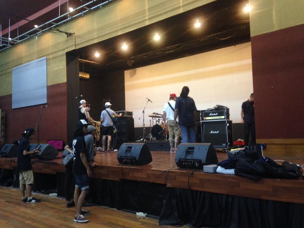Doing soundcheck. <a href="/Deep_Insight/">Deep Insight</a> @JakclothStore <a href="/ablahukopi/">KEDAI ABLAHU</a>