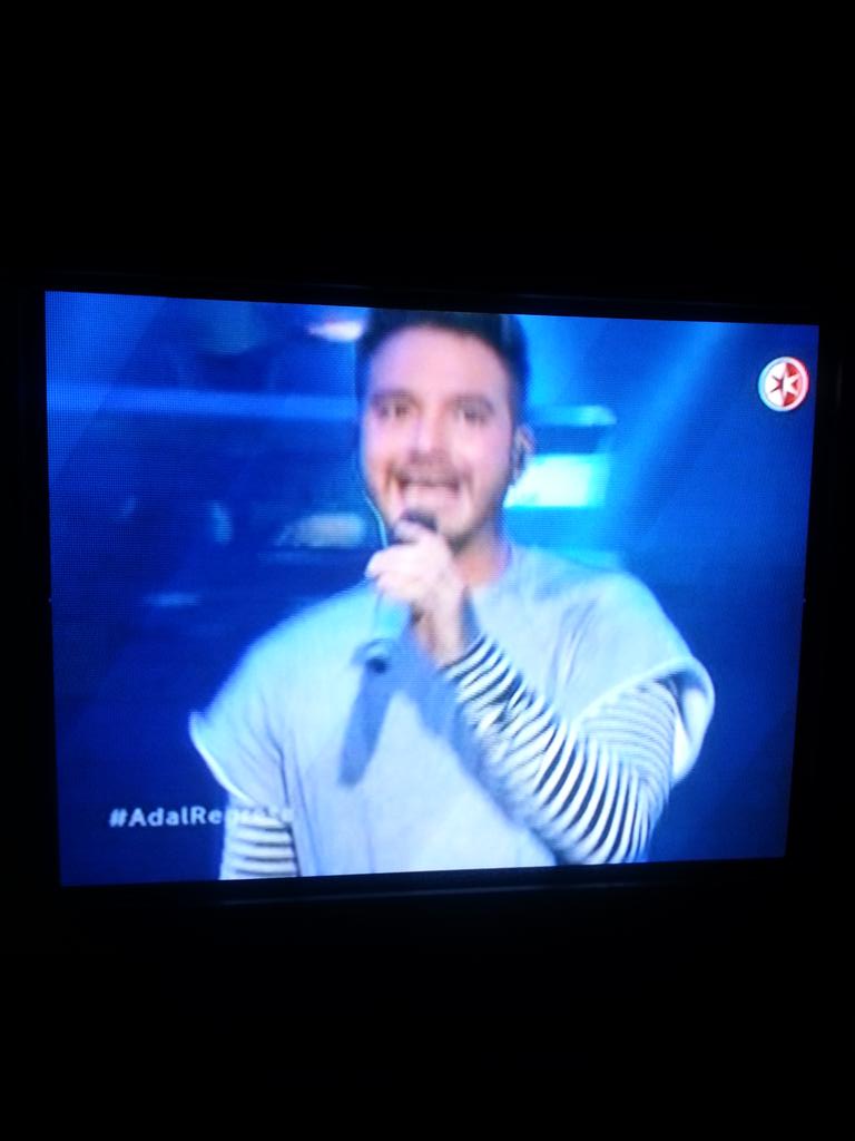 nayarith7's tweet photo. A esta hora @JBALVIN  en ADAL EL SHOW. que orgullo parcero, tu no paras de llevar el talento colombiano x el mundo. http://t.co/Gun4omfaTO