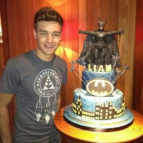 Happy birthday liam James payne Smith, I love you baby. 22nd. :\)  per-fect....!!!! 

Te amo liam 
