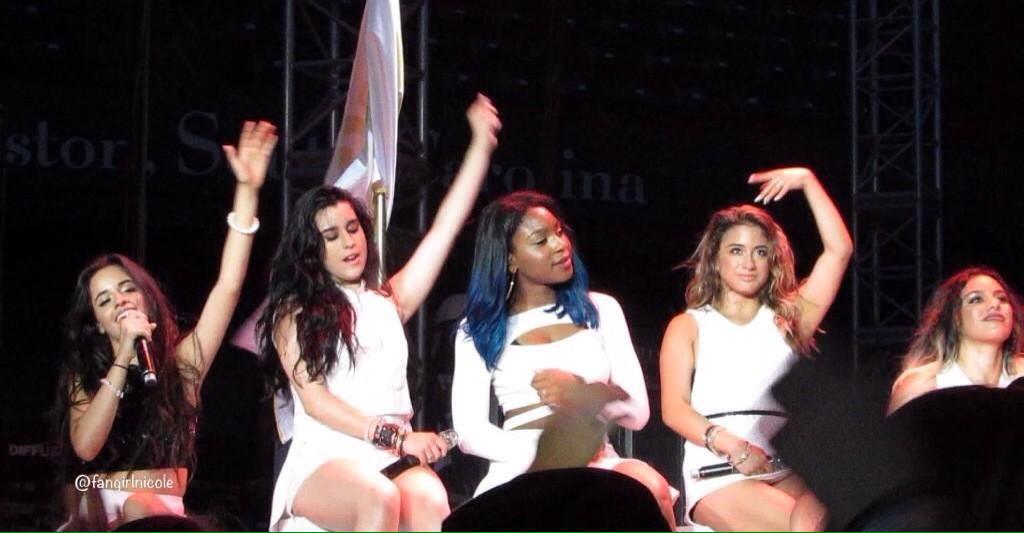 sapphospickle's tweet photo. I'm gonna post 10 pics of the girls &amp; if each of those get 10rts that's 100 votes #worthitvma 8/10 http://t.co/HZmEZWxmhu