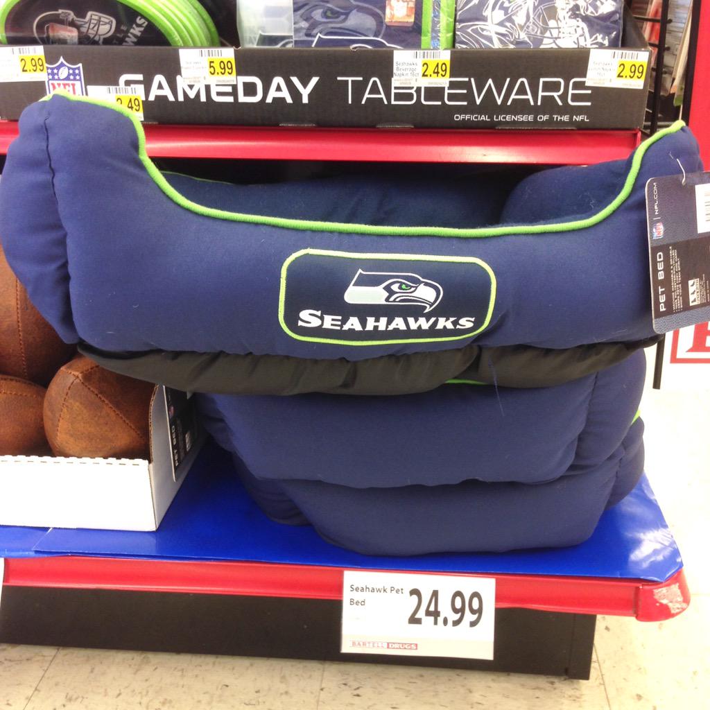 MurphyBeagle's tweet image. This item looked too small for me. I don&apos;t want #bedproblems like @JudetheBeagle. ‼️