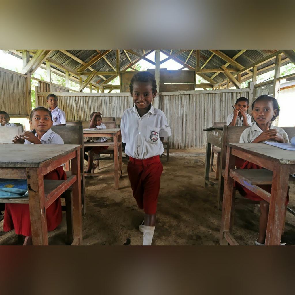 BeasiswaIndo's tweet photo. senyum semangat sekolah. bantu kami sebar info utk pendidikan Indonesia yg lebih baik -> http://t.co/IFB3SkPMDj http://t.co/60YkIq37Bd