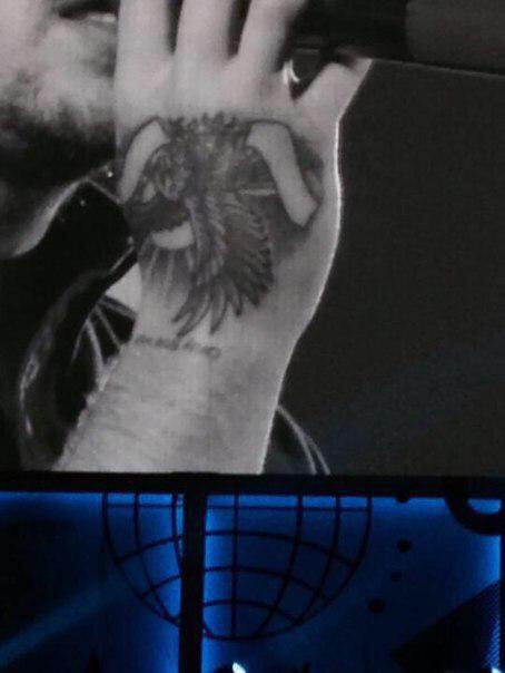 1DsLounge's tweet photo. Liam hat ein neues Tattoo! http://t.co/tuuU41JsGb
