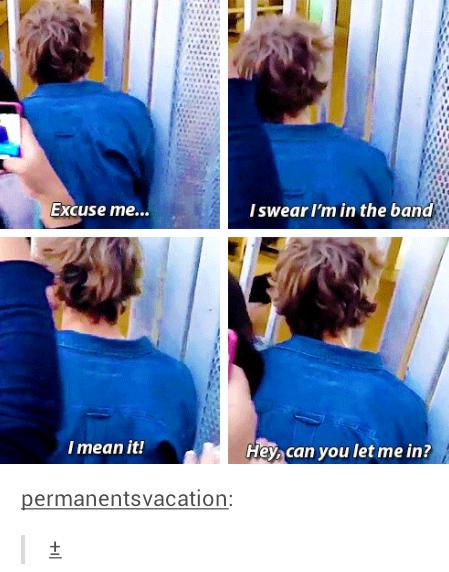 5SOSTumblrx's tweet photo. remember that one time security didn't believed Ashton that he's in 5sos  #ShesKindaHotVMA http://t.co/Nlbo5ND5ZY