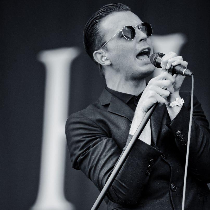 Happy birthday to a wonderful vocalist Theo Hutchcraft group HURTS,give us on your voice and new songs) 
