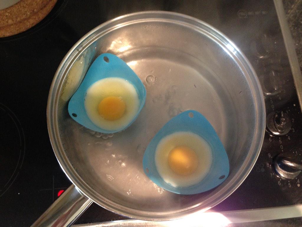 ExerciseFeed's tweet image. Poached egg protein boost. #cleaneating #food #fitness