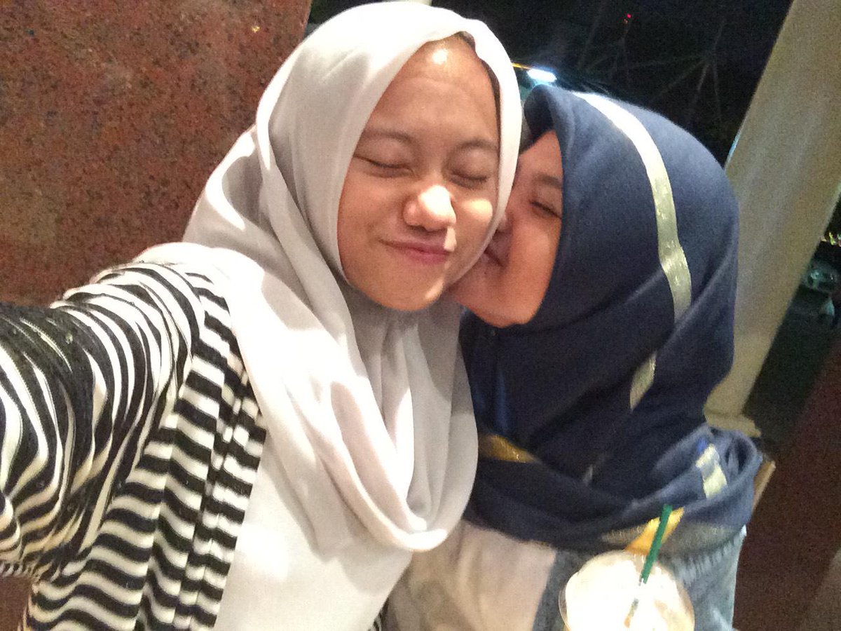 ChacaAuliaa's tweet photo. Apa kabar sahabat tersayang😂
Jaga diri baikbaik ra
Missyouusomuchmuch😘😘😘😂 http://t.co/7ok0J9PL7I