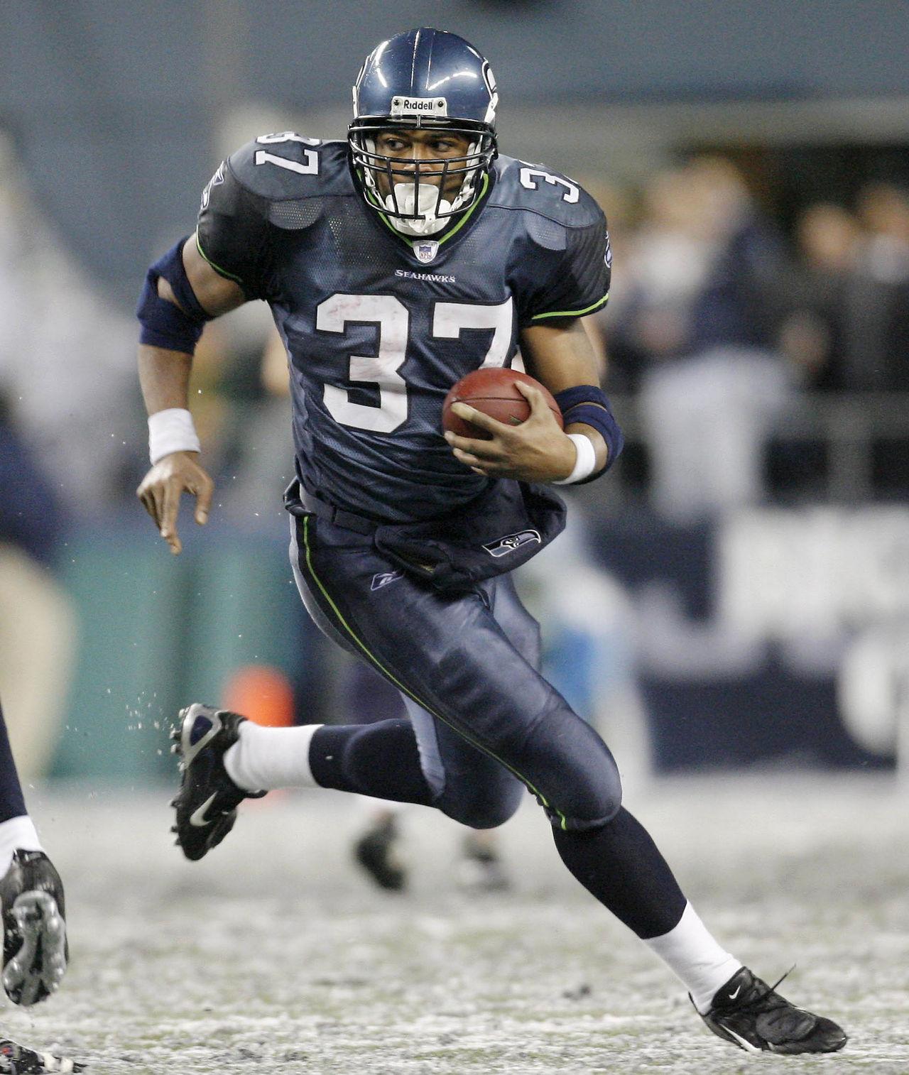 Happy Birthday to Shaun Alexander, who turns 38 today! 