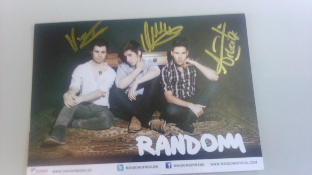 CFORandomBCN's tweet image. CONCURSO! Gana una postal firmada por @RandomOficialBB, Muy fácil solo tienes que seguirnos y dar RT 💪💪
