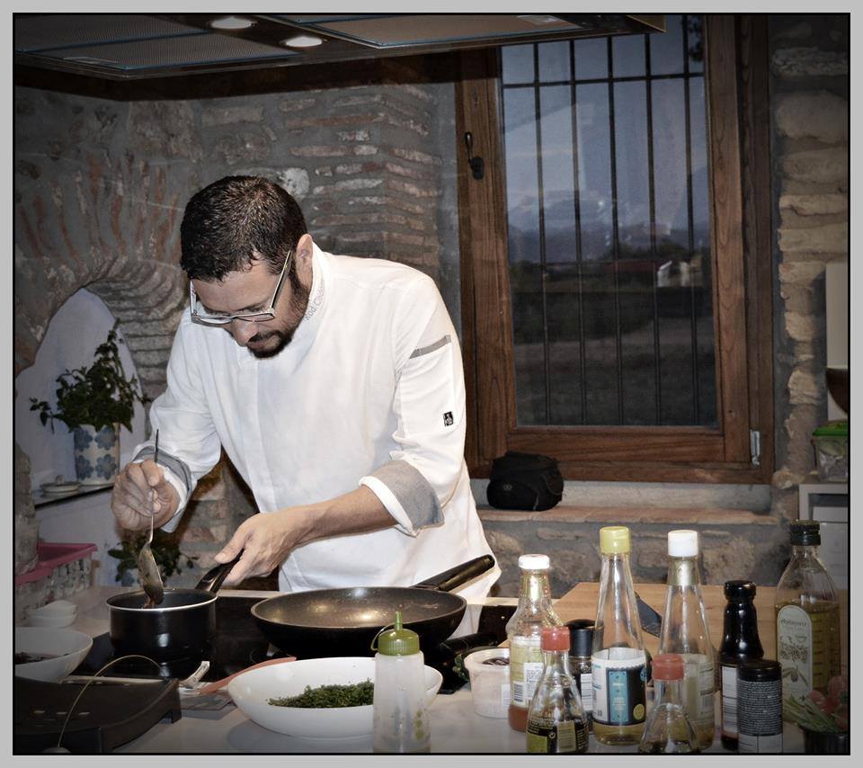 takeachef's tweet image. Esta semana tienes que sorprender. #Takeachef te propone la idea de un #cocineroadomicilio. ¡No te arrepentirás!