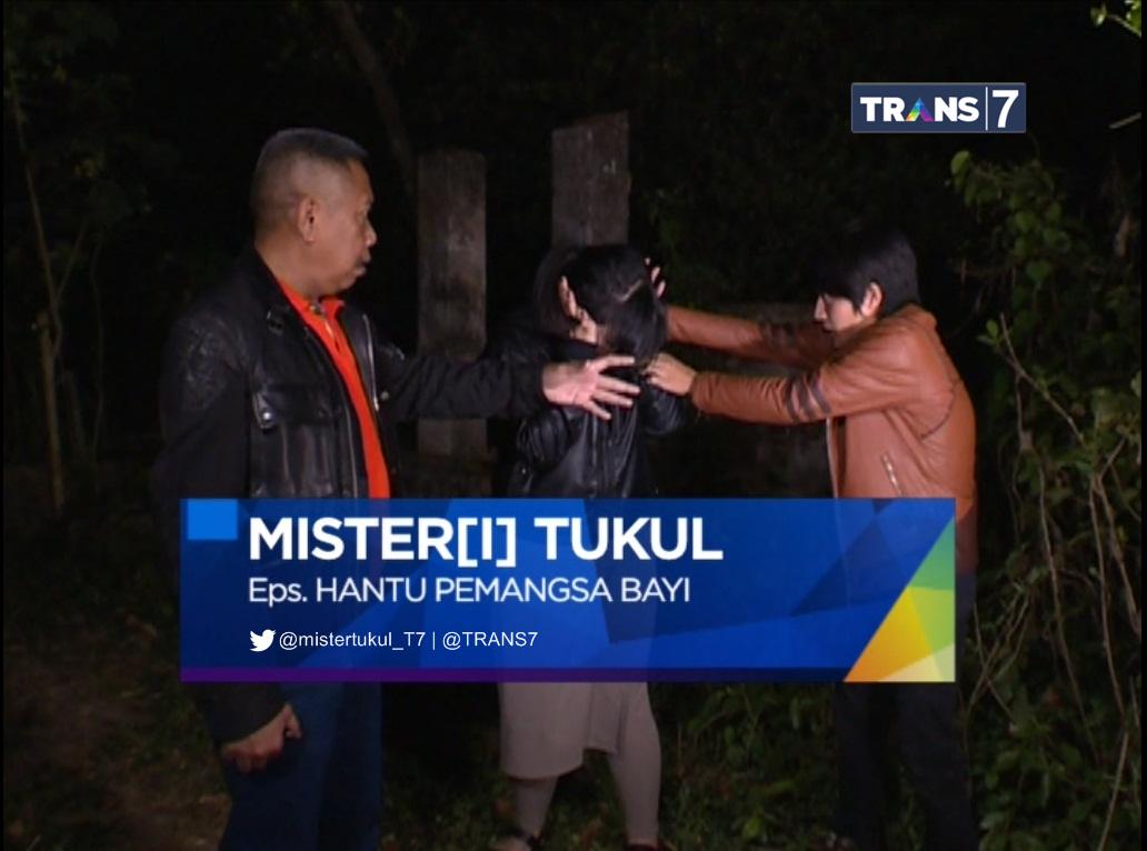 mistertukul_T7's tweet image. Akankah kisah hantu pemangsa bayi terkuak malam ini? Tunggu pkl 23.00 WIB hanya di @TRANS7 :)