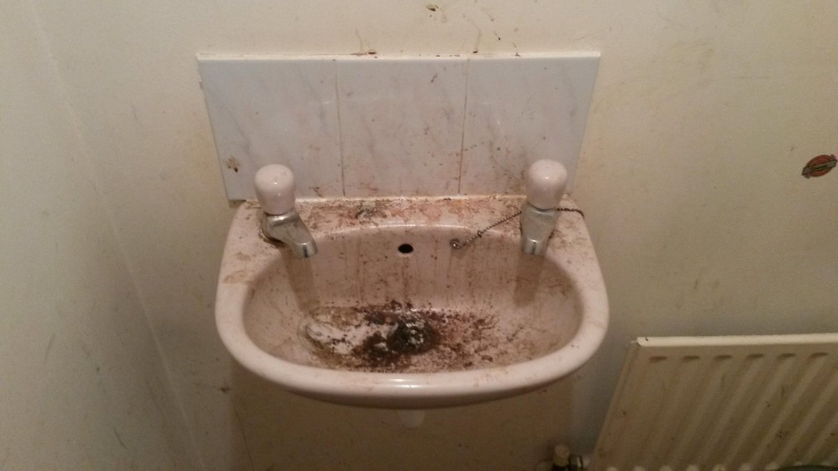 HandsDoHelp's tweet image. Deep Cleaning Images - A MUST SEE - THIS WAS SO DIRTY -  Pre-Sale Clean - By Hands Do Help Cleaning - 01462 672026