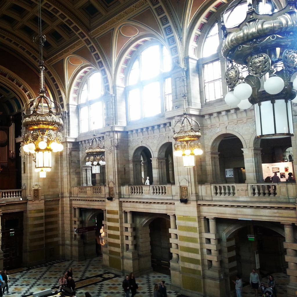 drclarelewis's tweet photo. Wonderful Sunday afternoon! @KelvingroveArt @peerieweeotter http://t.co/Tfi6d1eSuj