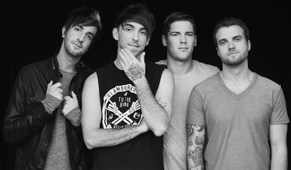 BryanStars's tweet photo. All Time Low perform "Time Bomb"
http://t.co/UvKX289bSe http://t.co/mtOM9j6BCi