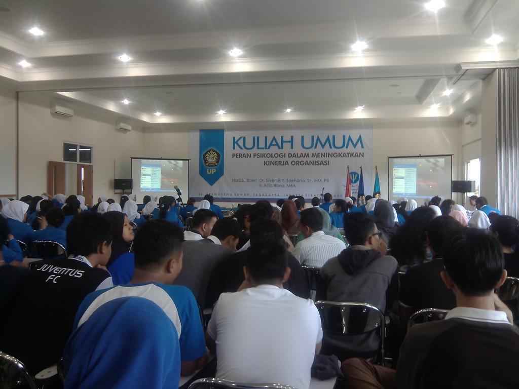 Kuliah Umum kita kali ini bertema "Peran Psikologi dalam Meningkatkan Kinerja Organisasi"