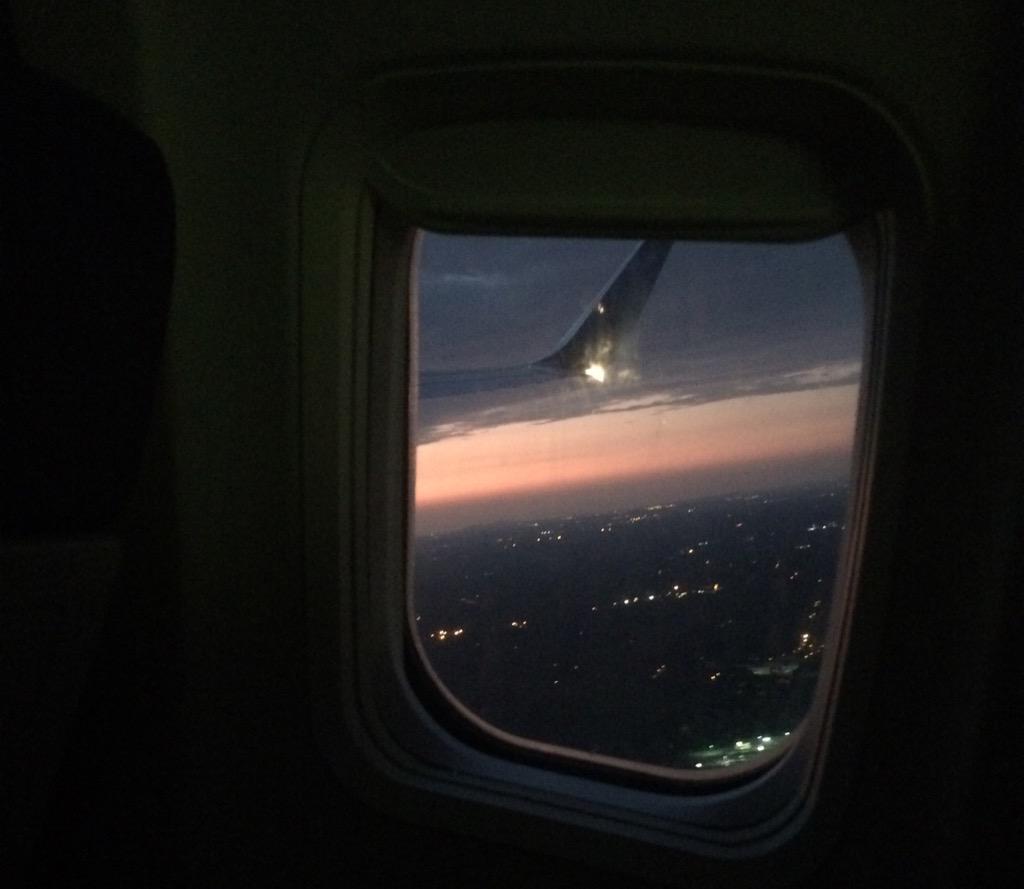 arisweeetener's tweet photo. I wanna take my heart to the end of the world &amp; fly away tonight 🎶 #ShesKindaHotVMA (my pic) http://t.co/abs39SAxKK