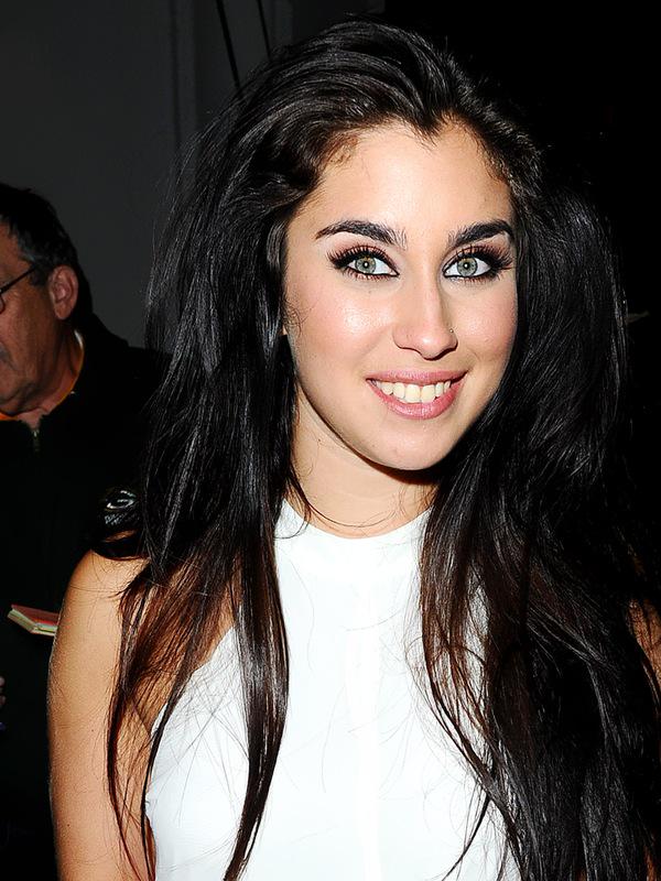 milesdefix's tweet photo. RT pela Lauren #WorthItVMA http://t.co/RYsfUDynR6
