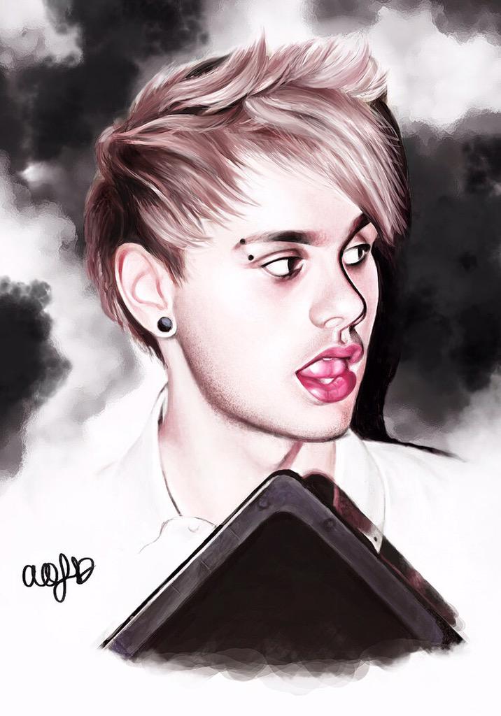 mikeyreacts's tweet image. found this and I'm amazed wowowow so many talented fans #ShesKindaHotVMA