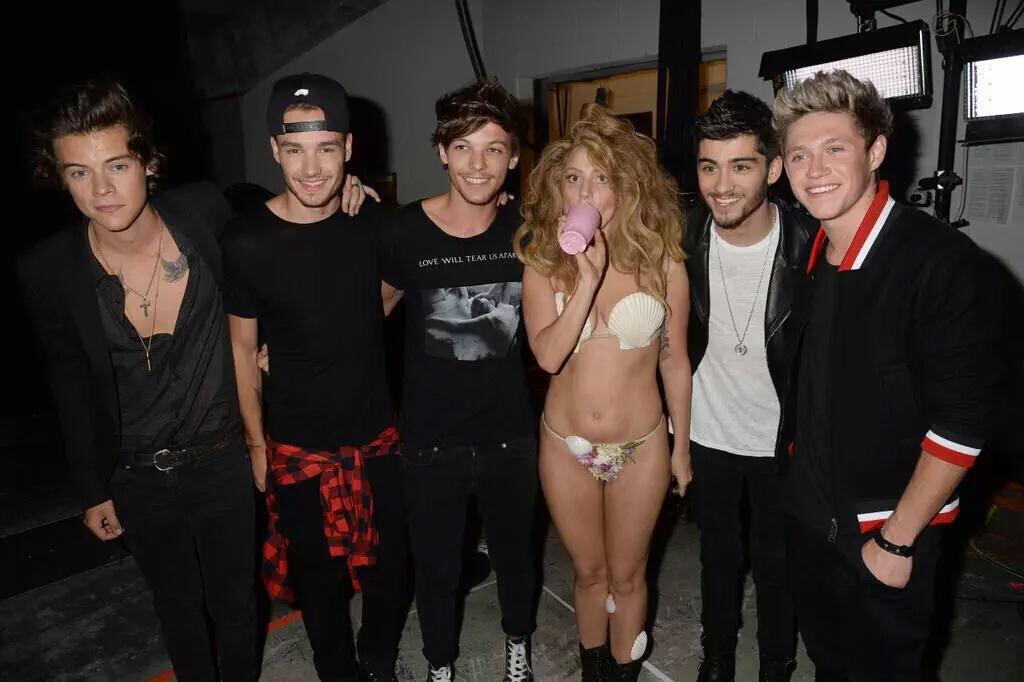 flopyvalle's tweet photo. Don't forget about this #VMAs http://t.co/hdQ4bJj6hR