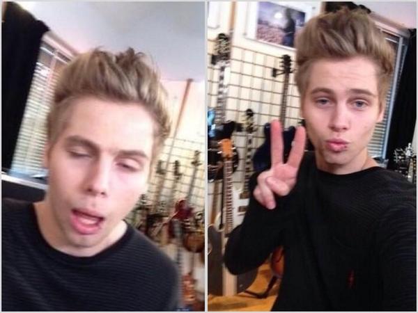 TheIrwin5SOS's tweet photo. RT IF YOU WANT 5SOS TO WIN #ShesKindaHotVMA http://t.co/3zSNeRjjvk