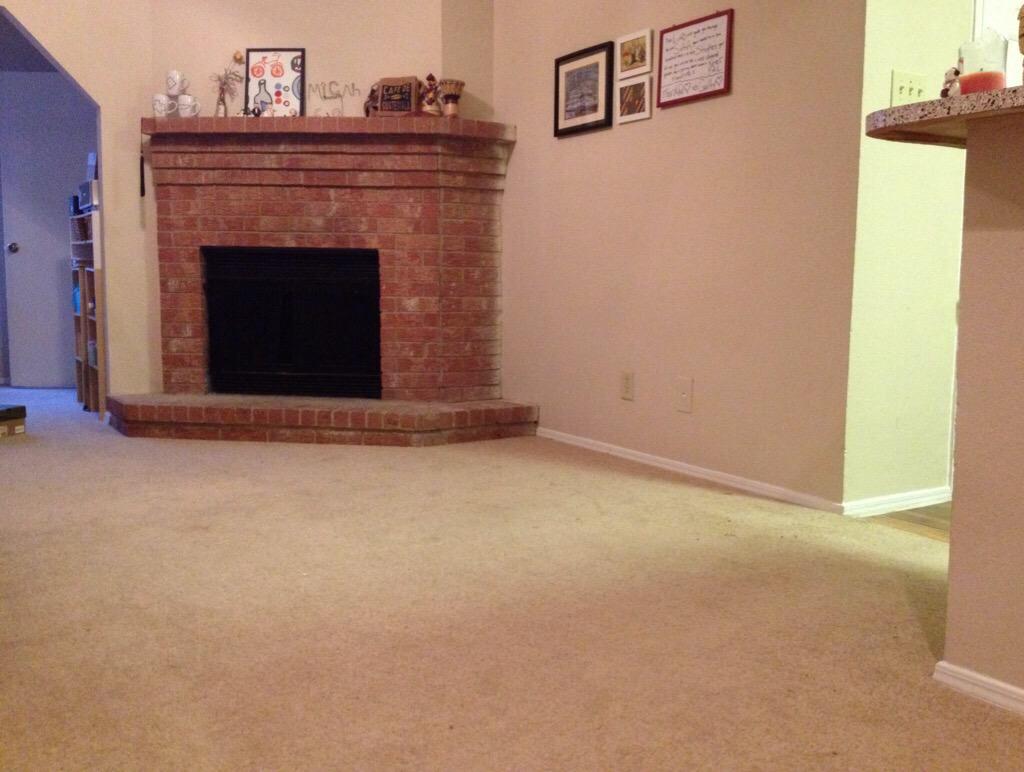 ReMeek's tweet photo. #craigslisthappened #movingnextweek #goodbyecoffeetableandarmchair http://t.co/CTi6nrr6bI