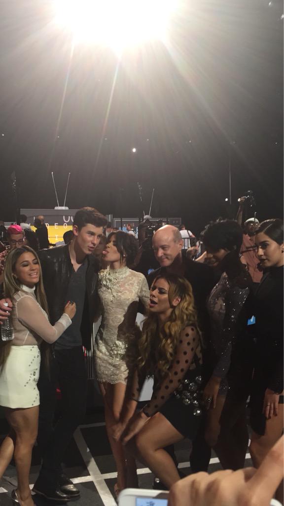 5HUpdates's tweet image. Fifth Harmony today (via @CATCABEYO) #WorthItVMA