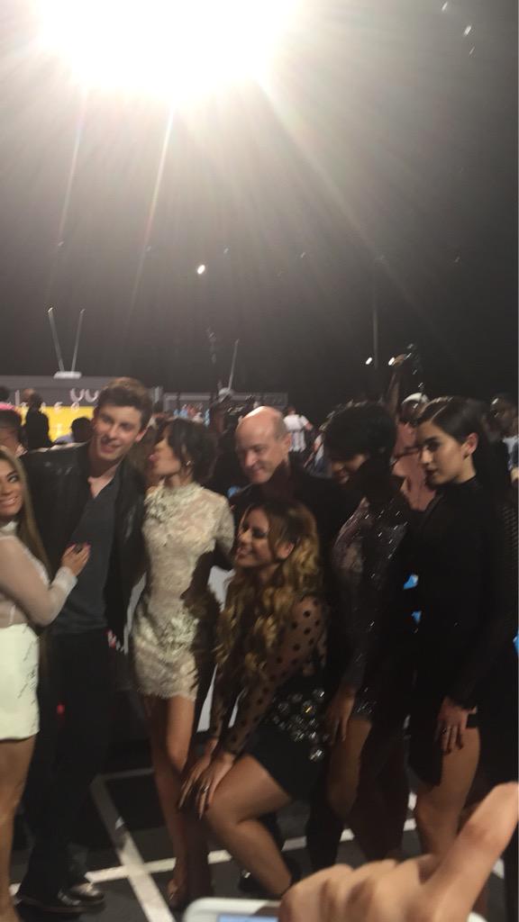 5HUpdates's tweet image. Fifth Harmony today (via @CATCABEYO) #WorthItVMA