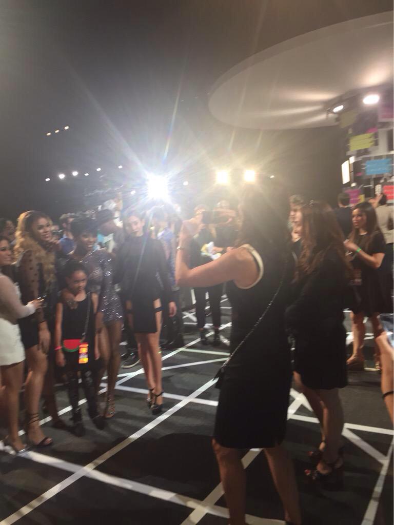 LMJUpdates's tweet image. The girls today #WorthItVMA