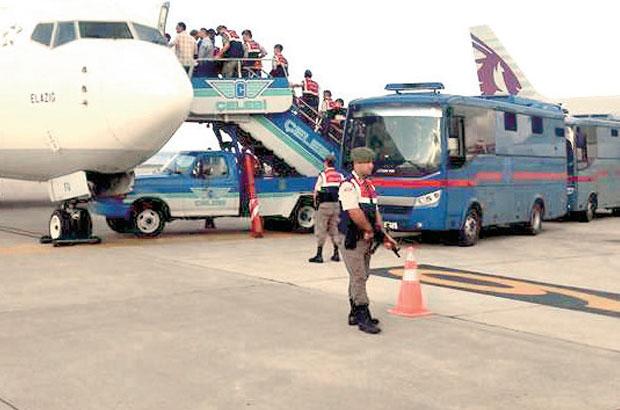 Doğu'dan Karadeniz'e 'özel' uçakla mahkûm sevkiyatı hbr.tk/H8hf8Y