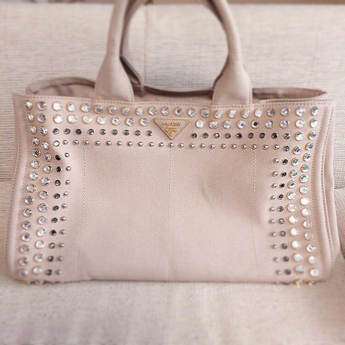 お悩みなお年頃 女の子は、お買い物だよね♡♡ http://t.co/AgoGNDRGys