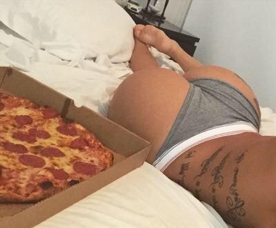 Booty n pizza