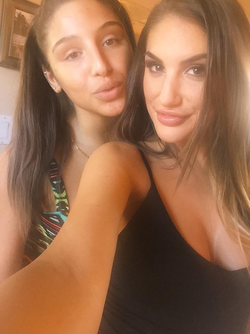 Forgot about this gem in my phone ???‍❤️‍?‍?? @Abella_Danger http://t.co/jumMhkWMJ7