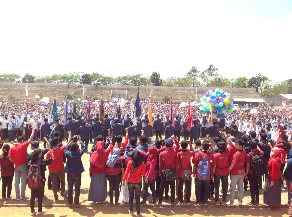 odm_2015's tweet photo. Terima kasih kepada seluruh maba UNDIP 2015 dan seluruh pihak yang telah turut berpartisipasi dalam ODM 2015! :) http://t.co/XKMrA96TP8