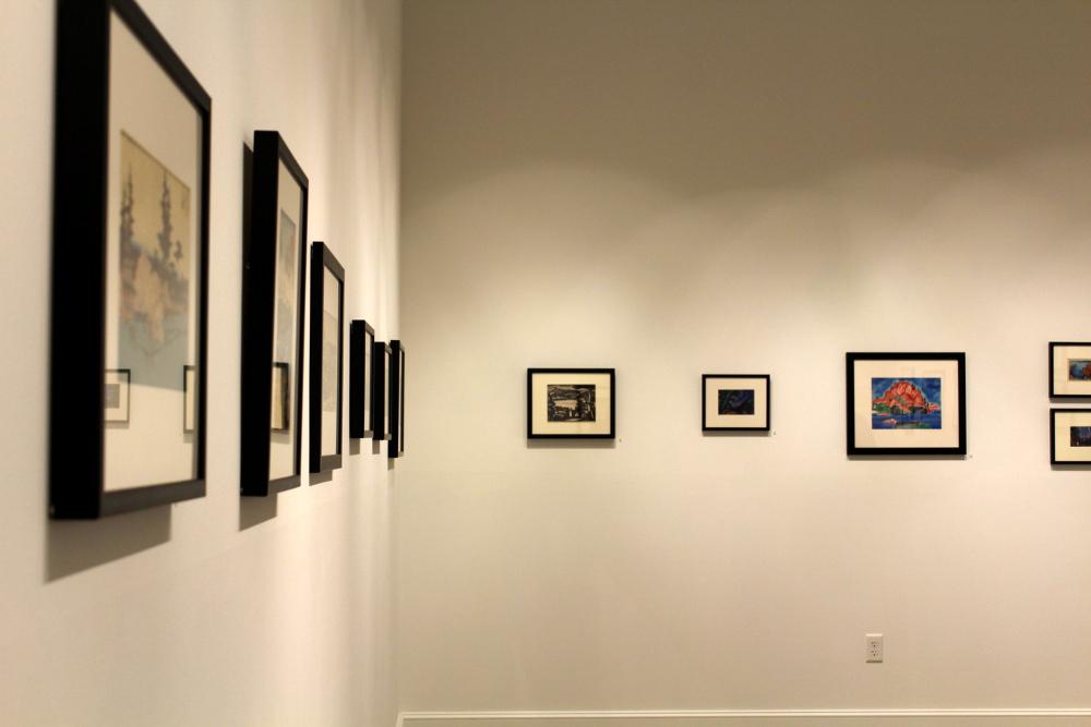 TheReporter_SU's tweet photo. Dazzling new exhibits open at Hand Art Center http://t.co/72dmGfr43O http://t.co/Jdq5tKRtyM