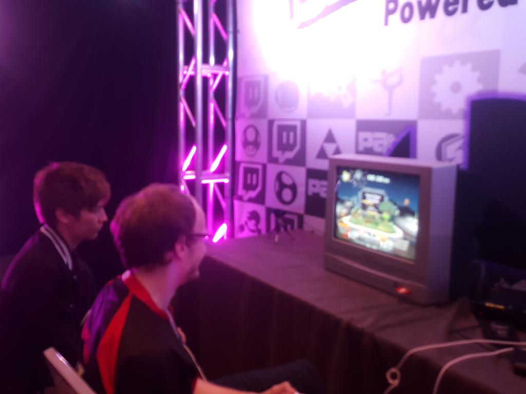 Twitch tweet picture