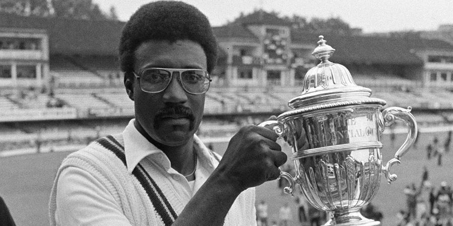 71 Not Out! legend Clive Lloyd turns 71 today. Here\s wishing \Super Cat\ a very Happy Birthday. 
