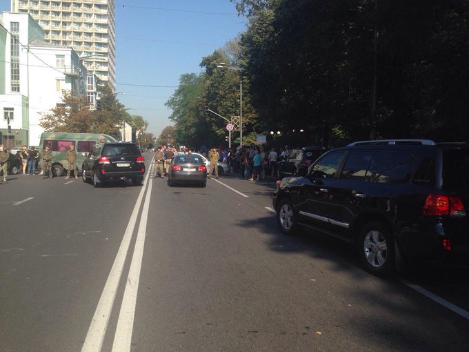 View image on Twitter