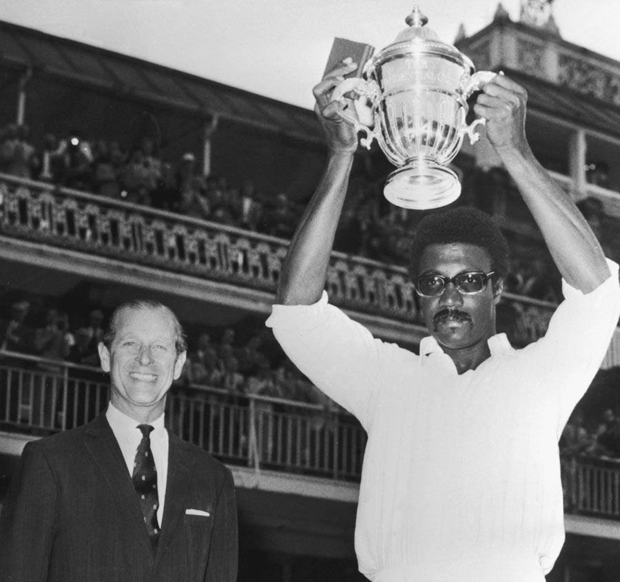 Happy Bday Clive Lloyd, the most successful captain. Who led WI to win 2 World Cups, 64 ODI & 36 tests. 