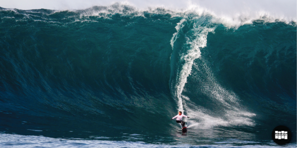 La gran #ola de #Pantín.  #Galicia.
#locosporelsur #felizlunes #surf
sindustrysurf.com