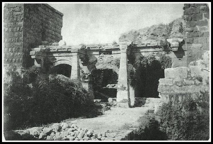 Hadrian Kapısı - Antalya
eskiturkiye.com/antalya/hadria…