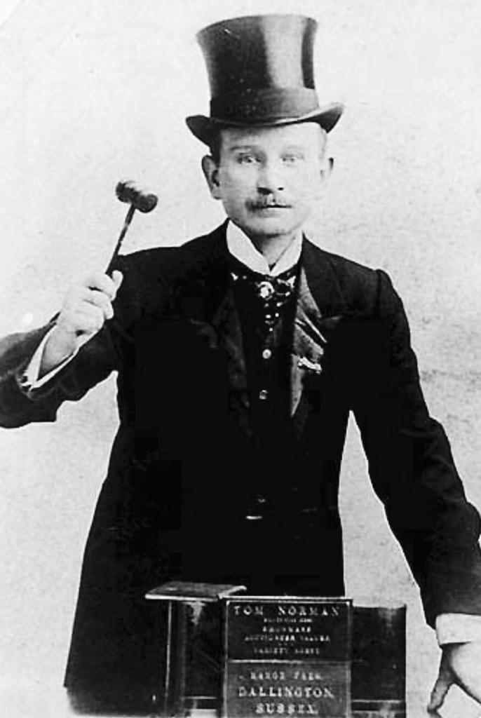 Tom Norman - the freak show manager who 'displayed' Joseph Merrick in Whitechapel... the-east-end.co.uk/joseph-merrick…