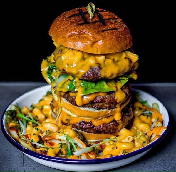 ItsFoodPics's tweet photo. Mac N Cheeseburgers    https://t.co/46L4dBQ6qG