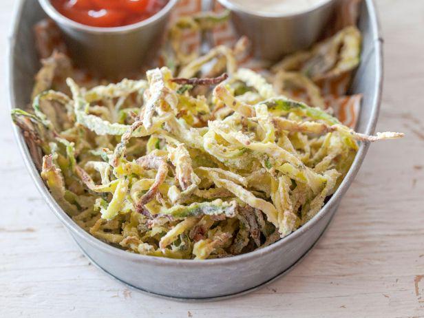 FoodNetwork's tweet image. These Baked Zucchini Shoestring Fries have potatoes trembling in their boots: foodtv.com/3mlkb.