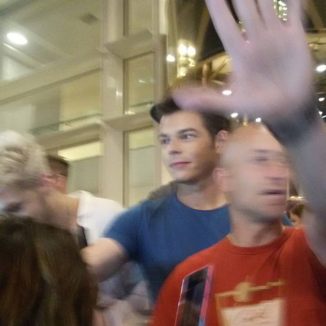 CNvhBBzU8AA-1vU.jpg:large (1024×1024)