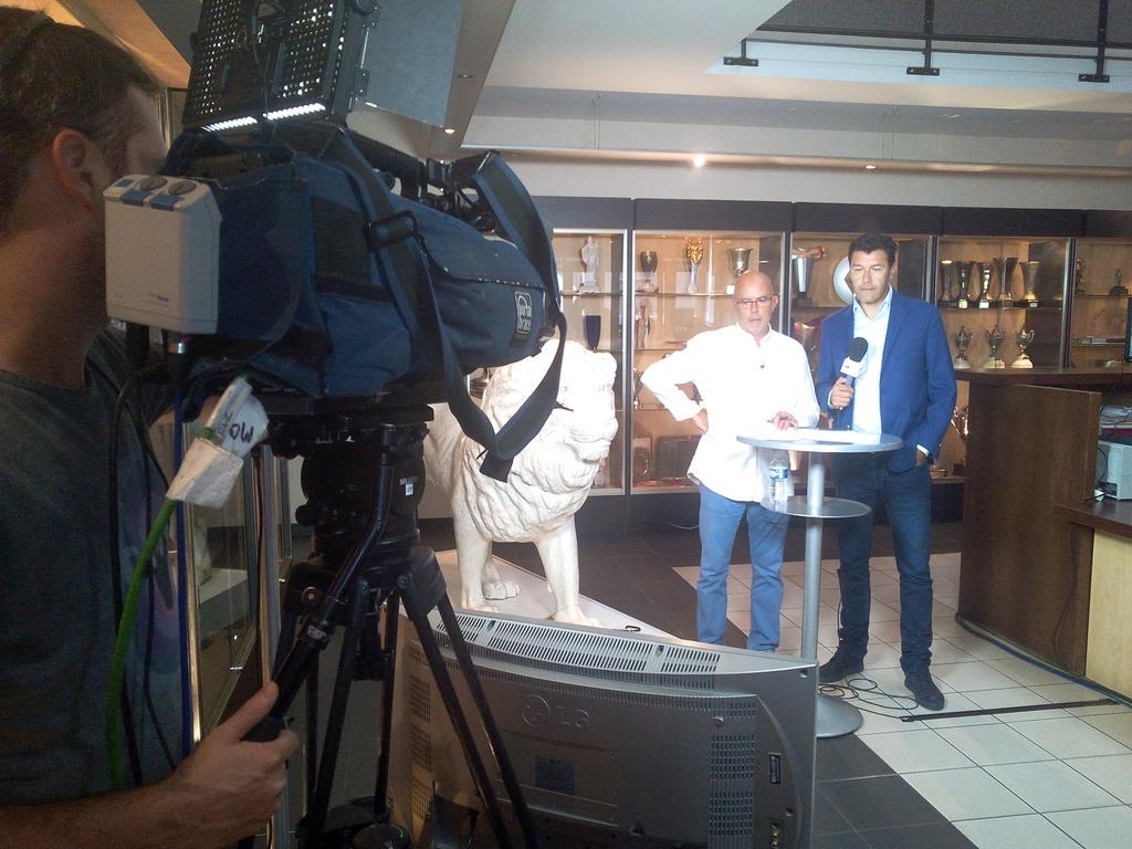 OLPLAY_Officiel's tweet photo. Hubert #Fournier à venir sur @OLTV_officiel @OL avec @SColonge #olete http://t.co/UfrWWOLAgm