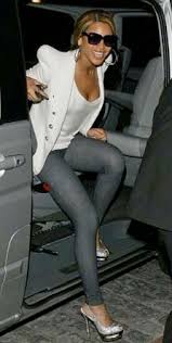 Happy birthday and a shout out to Beyonce Knowles! No one works a legging quite like her! 